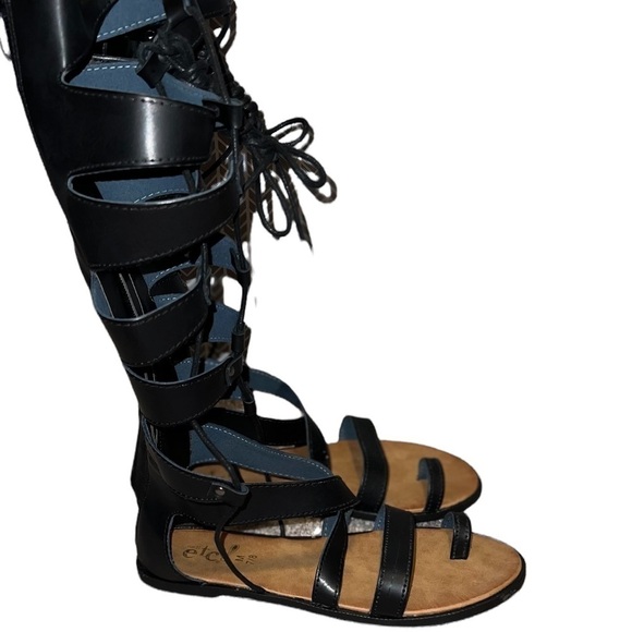 Charlotte Russe Leg Sandals - Picture 3 of 3